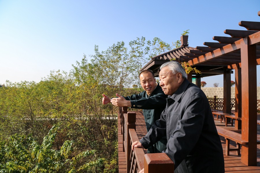 21-2019年10月，國家水利部原副部長王守強參觀金徽股份時盛贊：金徽股份是綠色礦山、文明礦山、美麗礦山。.jpg