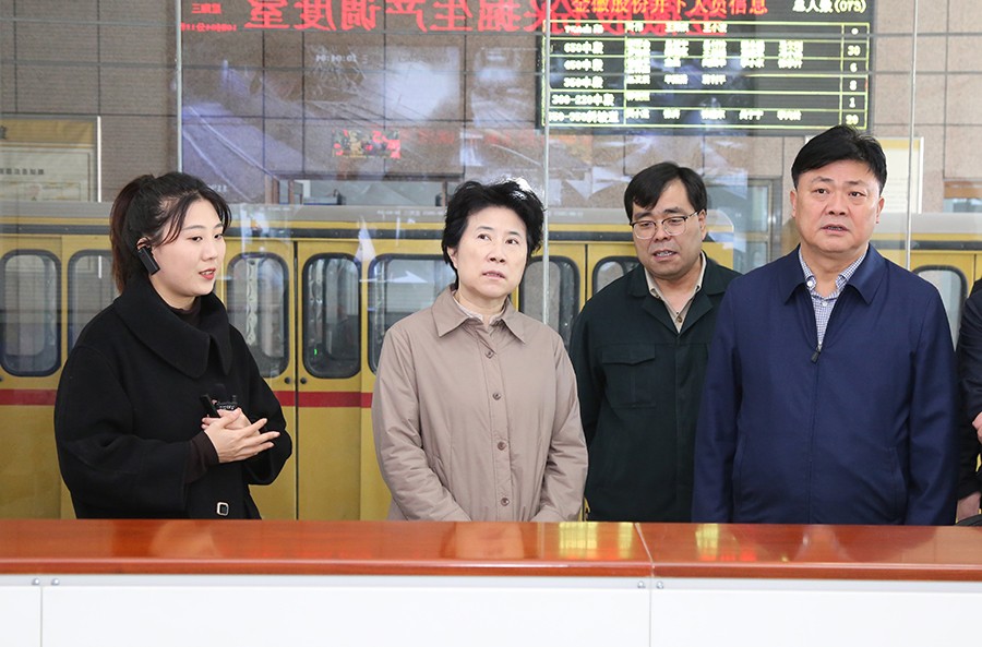 36-2023年3月，省生態(tài)環(huán)境廳黨組書記蘇君蒞臨金徽股份調研綠色礦山及“兩山”實踐創(chuàng)新基地建設情況。.jpg