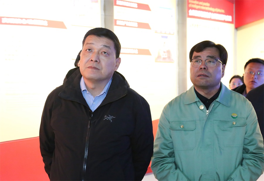 38-2023年12月，民建甘肅省委員會主任委員，全國政協(xié)委員，甘肅省政協(xié)常委，省生態(tài)環(huán)境廳廳長，省核安全局局長葛建團蒞臨金徽股份調研。.jpg