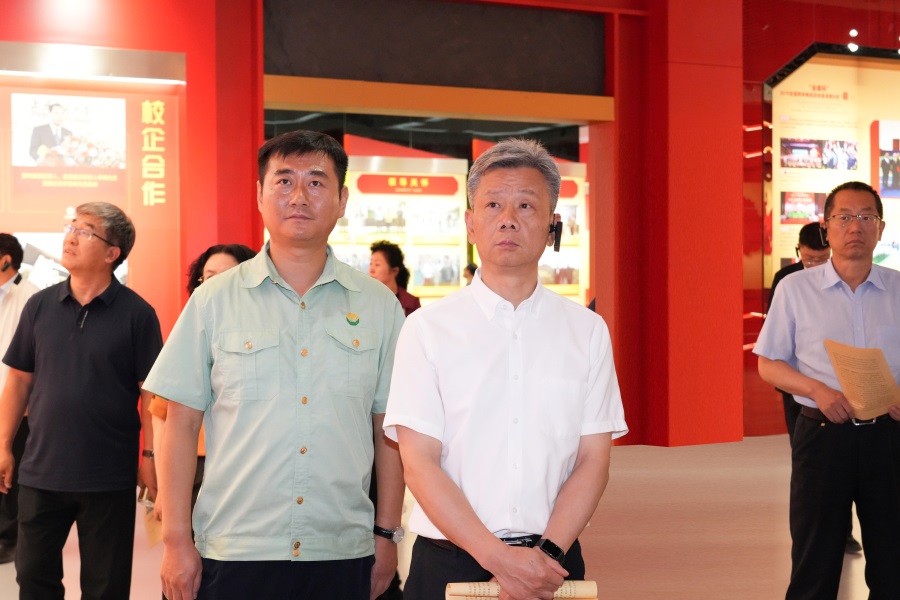2024.06.23全國政協(xié)委員、省政協(xié)副主席、民盟甘肅省委會主委劉仲奎蒞臨金徽股份調研.jpg