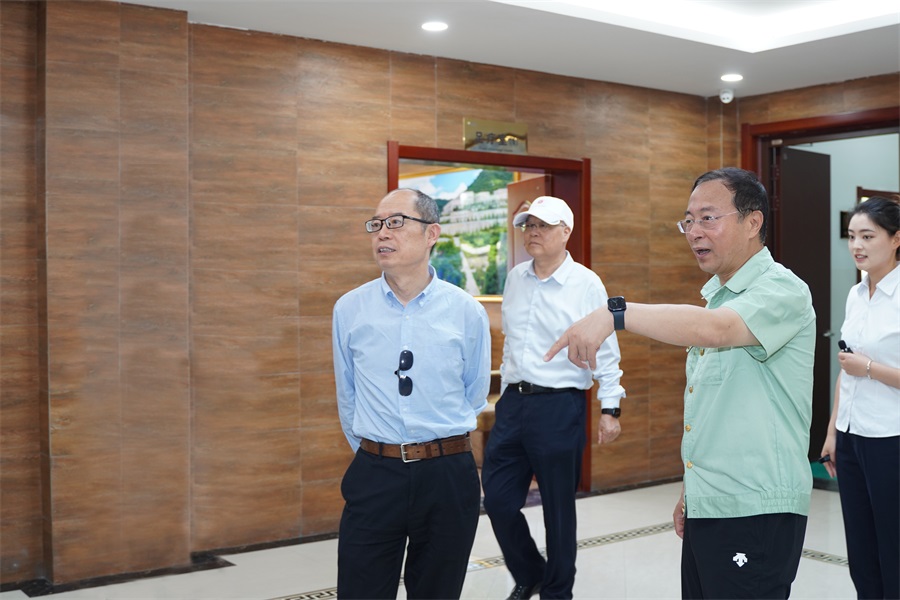 2024.06.23重慶市政協(xié)副主席、民盟市委會主委杜惠平蒞臨金徽股份調研.jpg